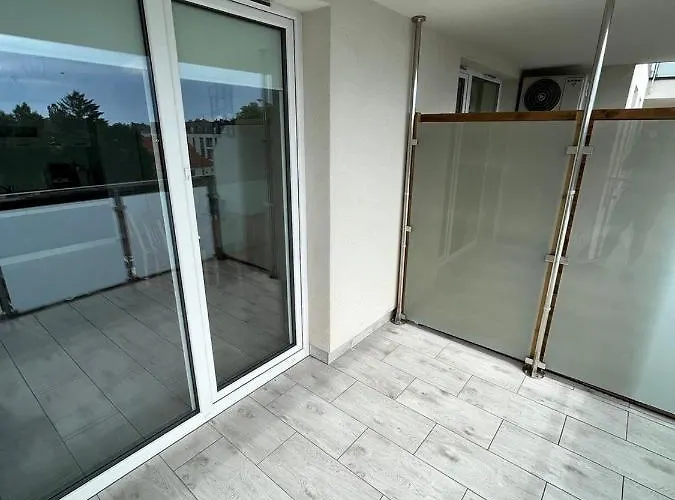 Sdh 1 Comfortable Near Warsaw شقة *